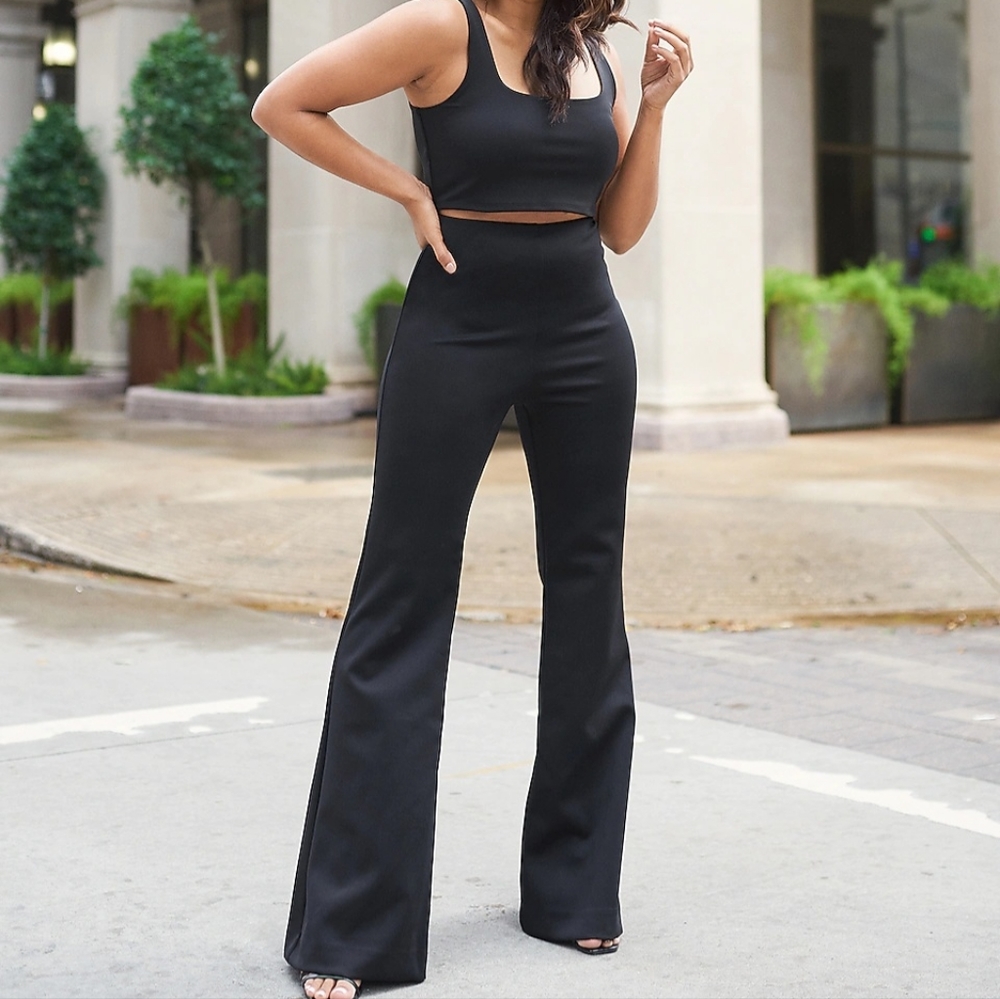 Express sz XL SUPER HIGH WAISTED BODY CONTOUR BUILT-IN COMPRESSION FLARE PANT